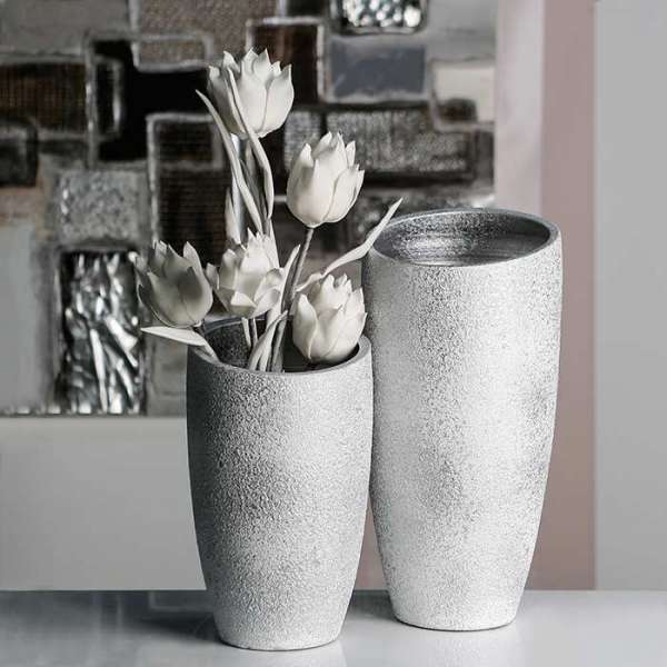 Vase "Polar" aus Keramik, silber mit weißem Finish, gefrostete Optik (Ab. links)